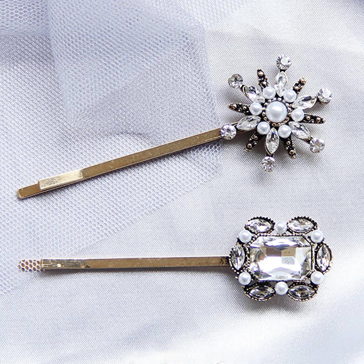 DISTRESSED VINTAGE STYLE PEARL AND DIAMOND HAIRPIN_CWAHA1216