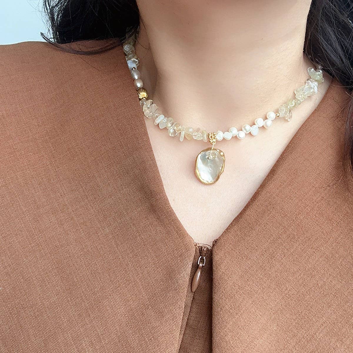 GLITTERING WAVE-SHAPED NATURAL PEARL SET