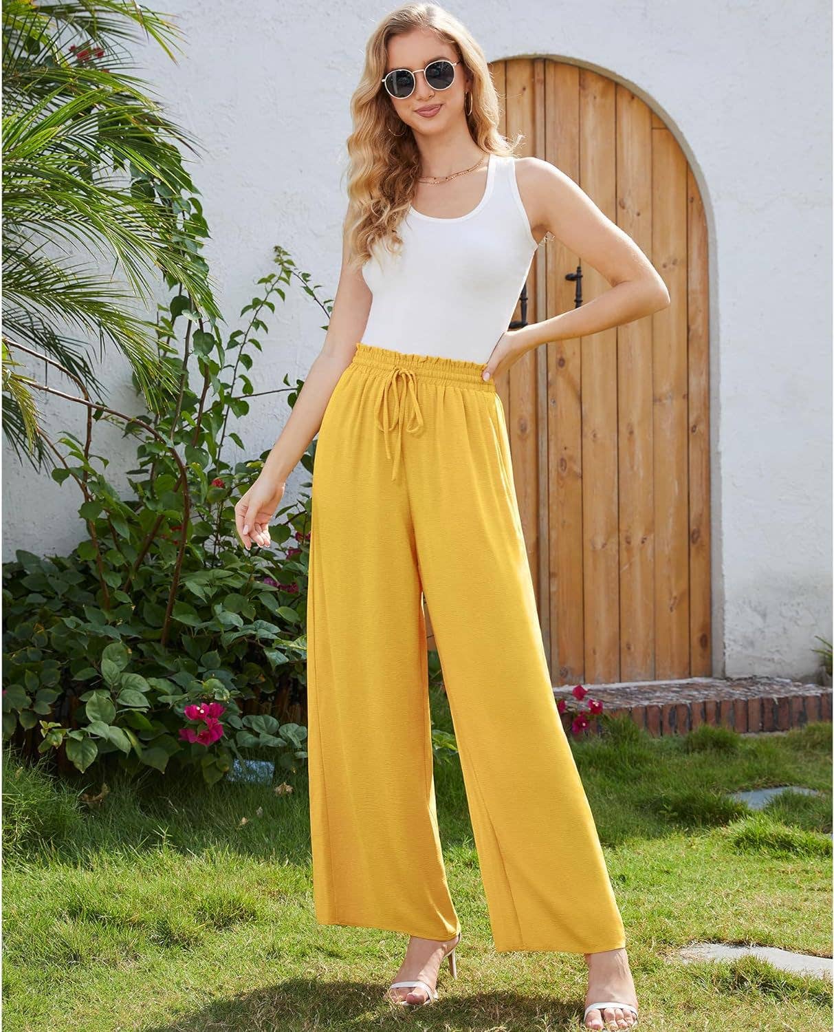 Loose high-waisted and wide-leg trousers