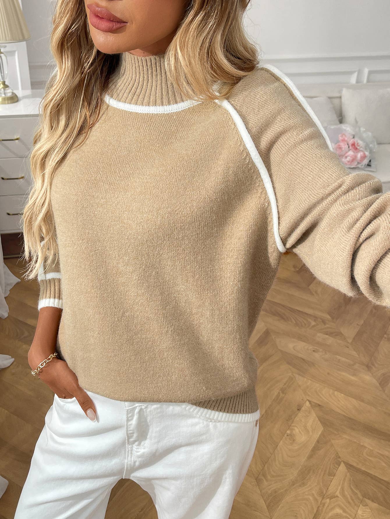 Semi-high-neck laid-back color-blocking sweater
