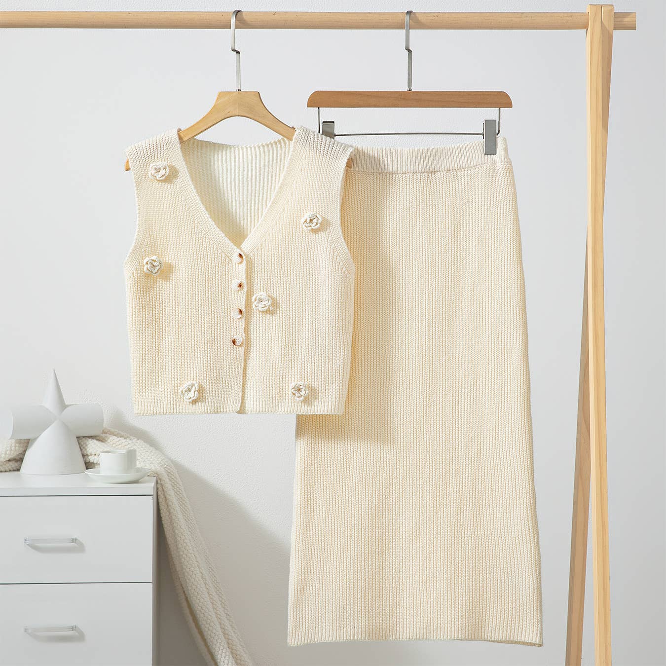 Three-dimensional floral skirt vest knitted set