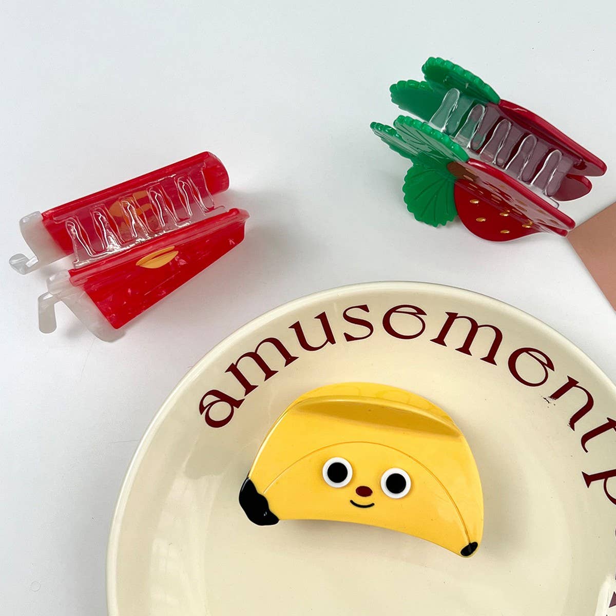 Creamy Strawberry Acetate Claw Sweet Hair Clip