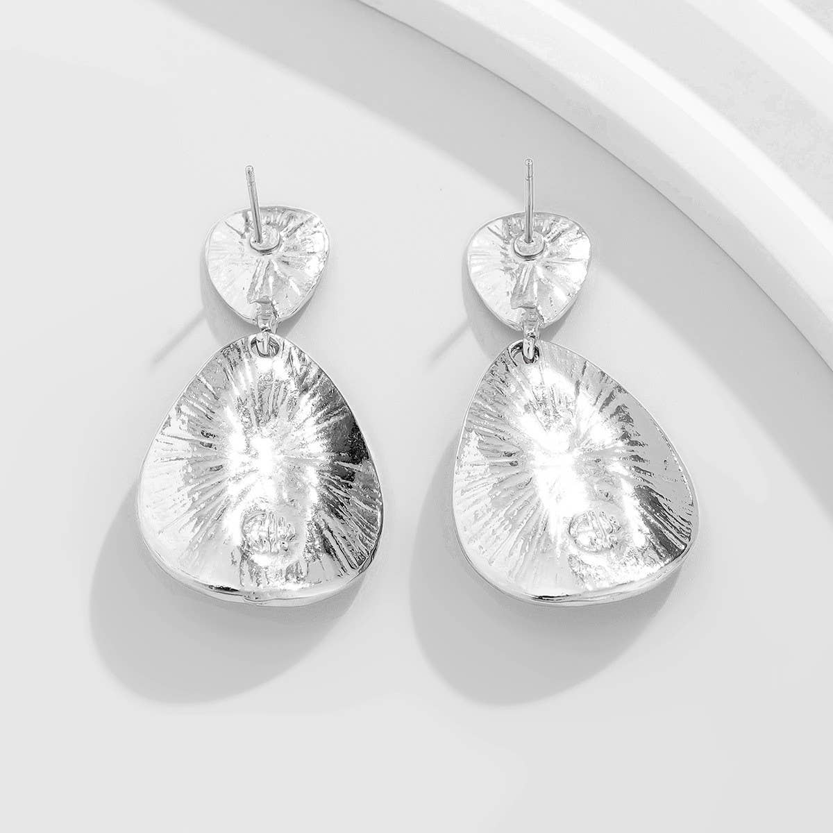 WATER DROP TEMPERAMENT PLEATED EARRINGS