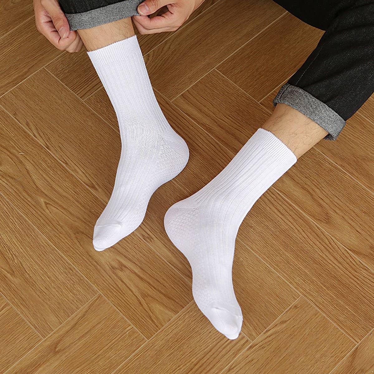 SOLID COLOR MASSAGE BOTTOM CASUAL MID-CALF SOCKS_CWMS0993
