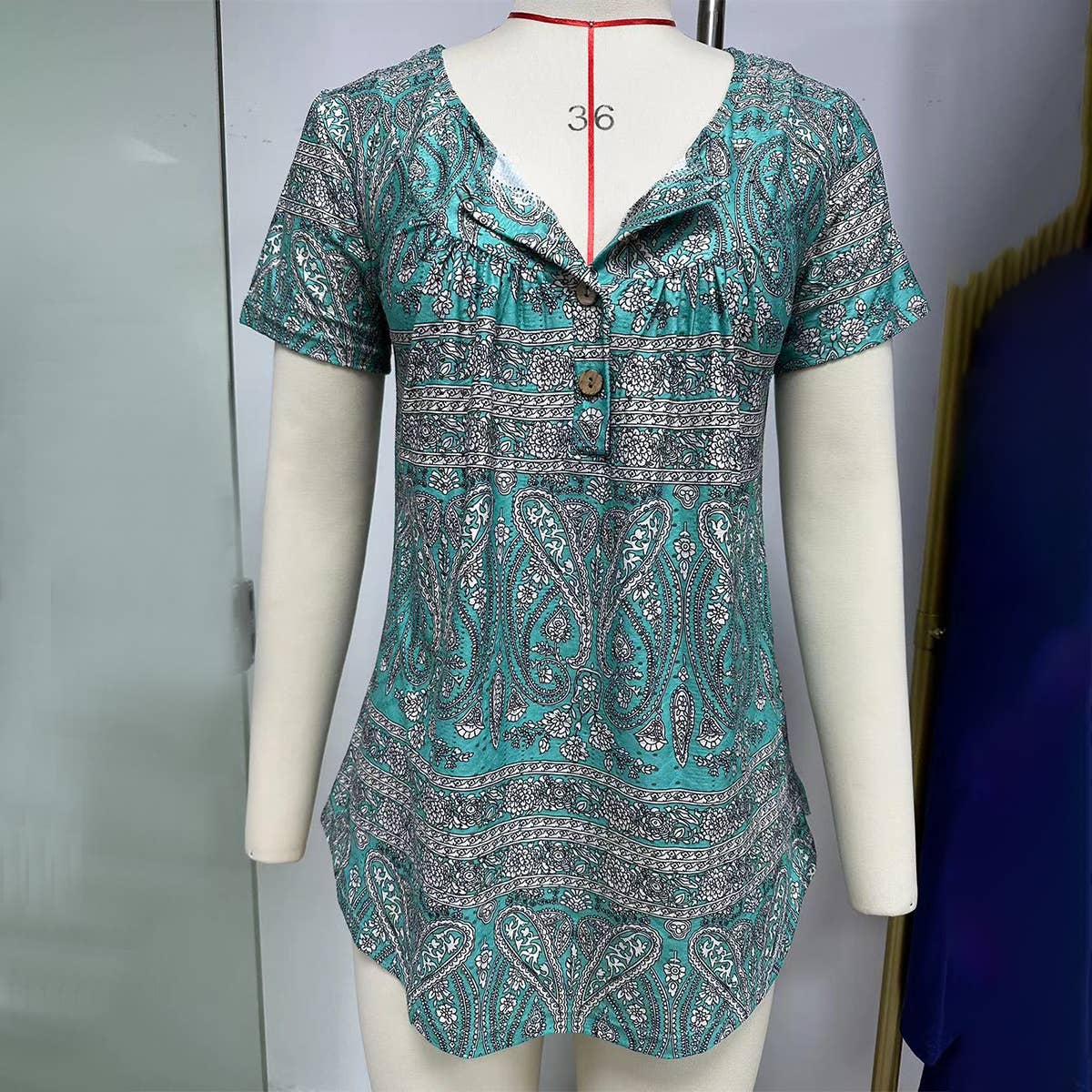 Lightweight printed short sleeves top