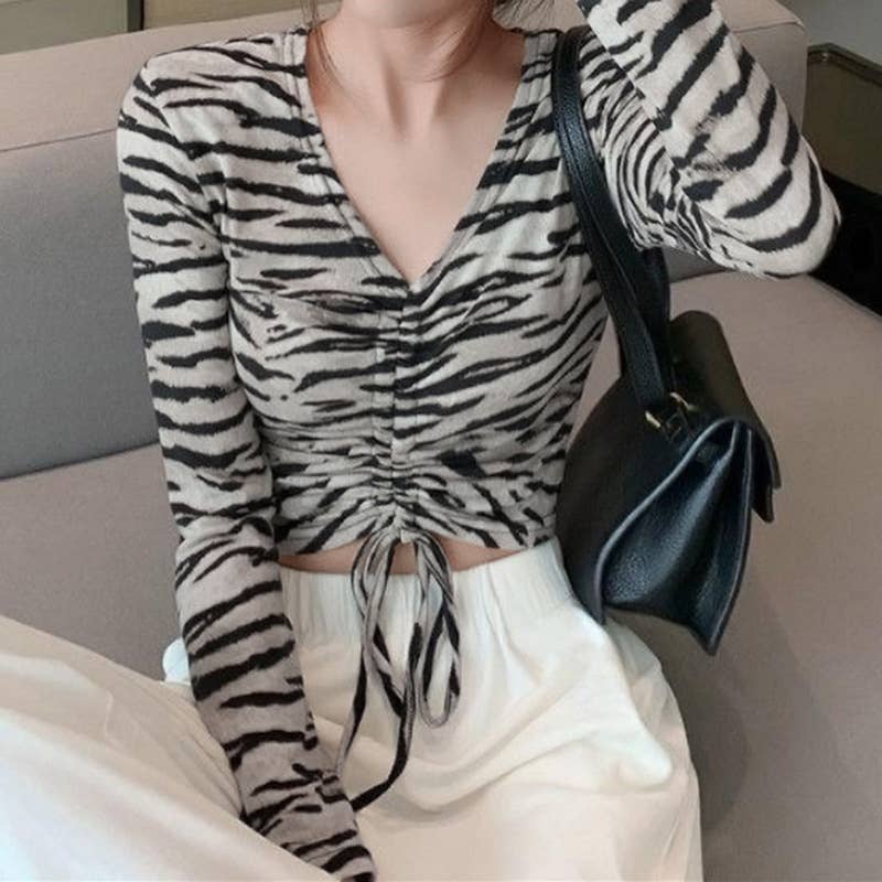 SLIM FIT ZEBRA-PRINT SHORT LONG-SLEEVED TOP