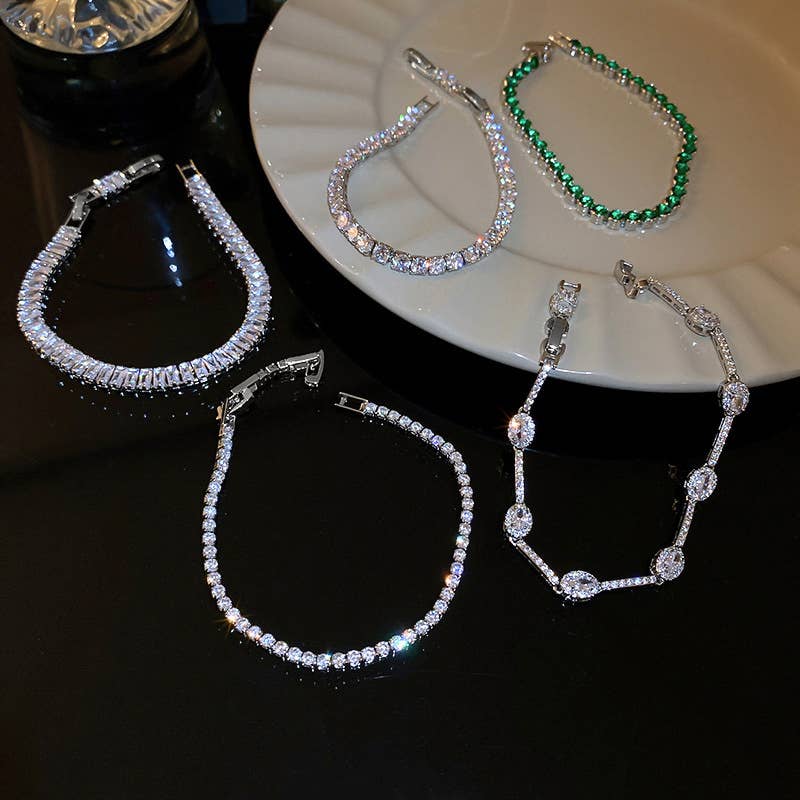 Luxurious heart-shaped zircon bracelet