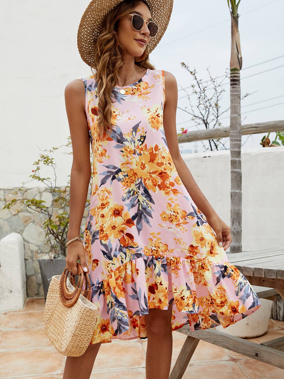 Sleeveless printed dress with crew neck