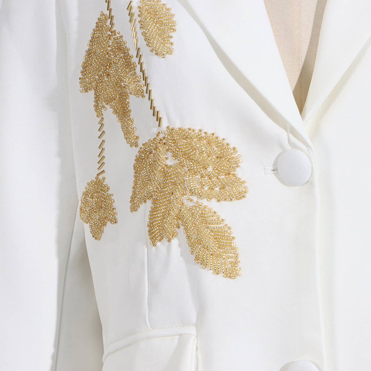 Fashionable Rhinestone Blazer with Elegant Design