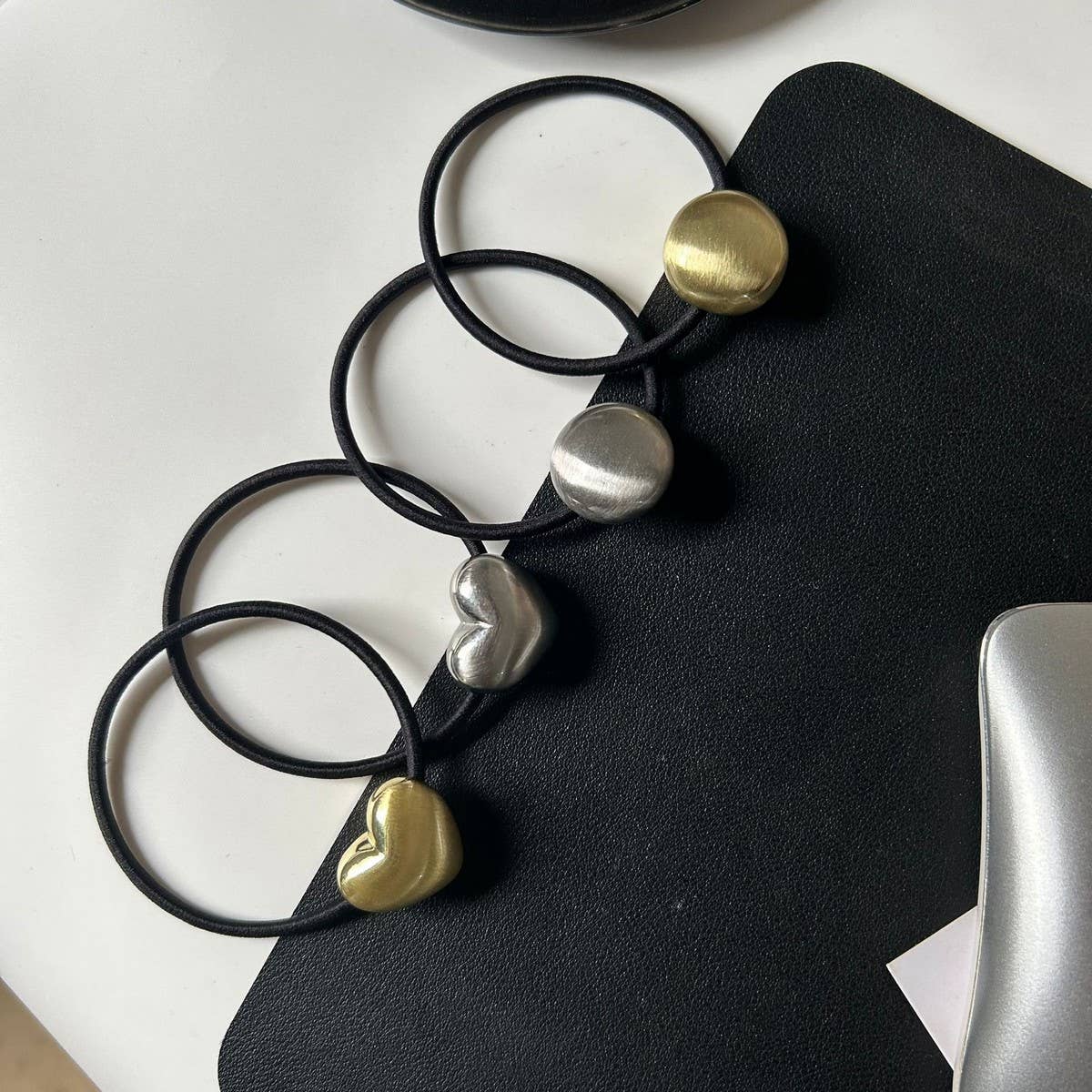 SIMPLE AND CUTE HIGH-END HAIR SCRUNCHIES