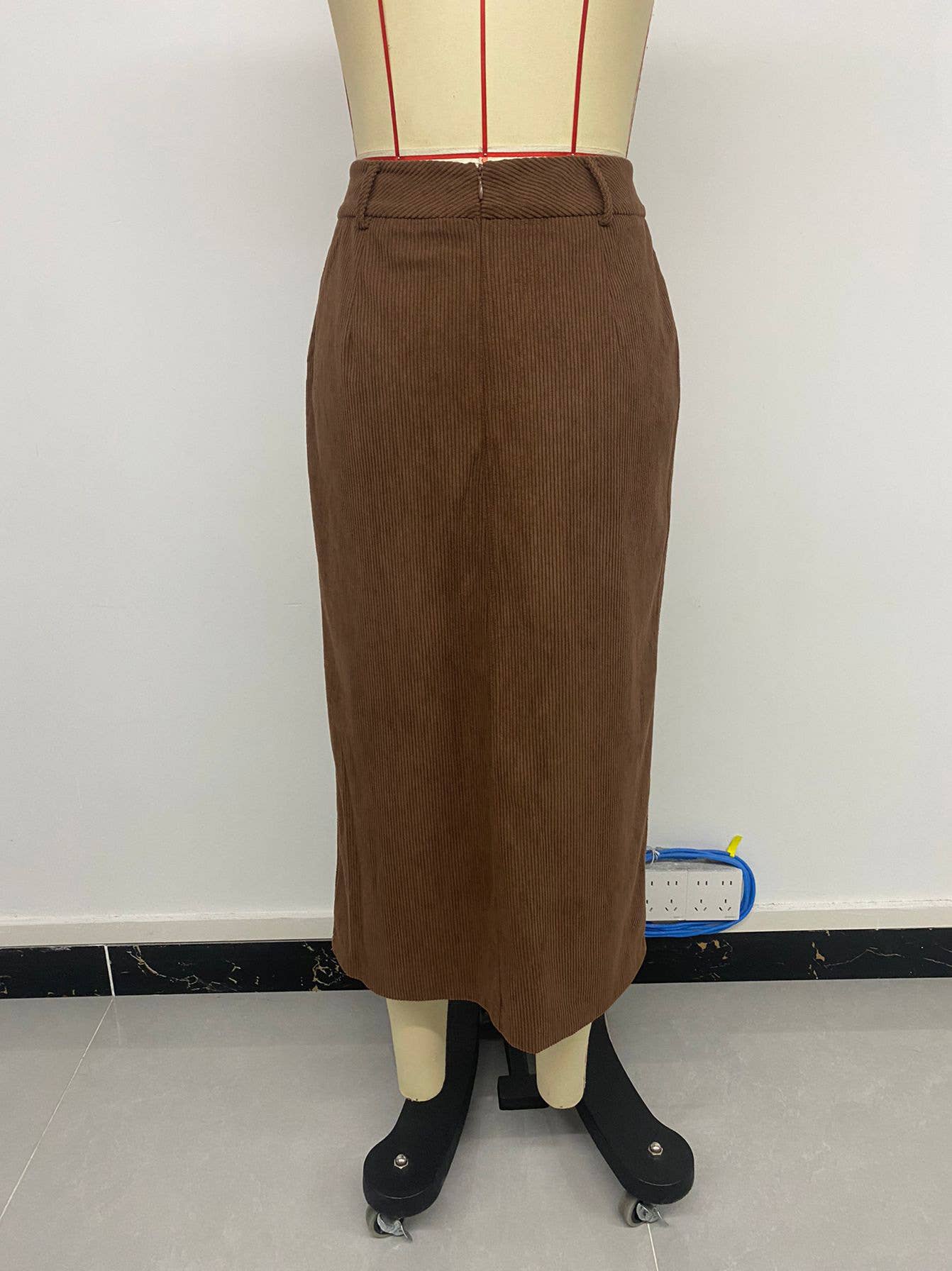 High-waisted straight-leg corduroy slit skirt