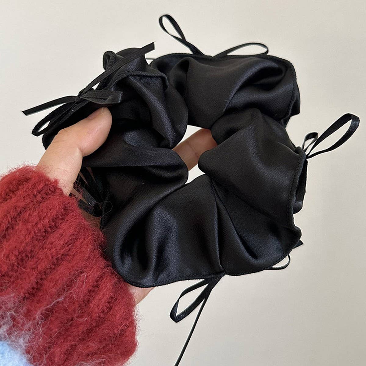 FRENCH RIBBON BOW COLLAR HAIR SCRUNCHIES