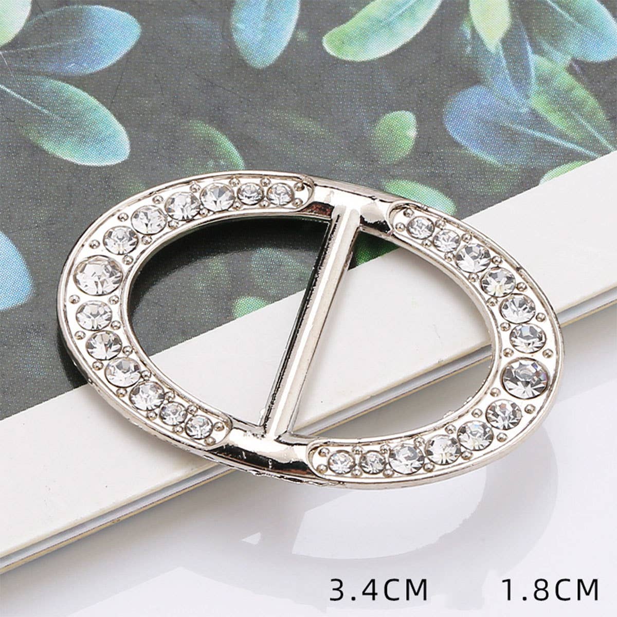 OVAL METAL DIAMOND SCARF RING WITH NO UPKEEP_CWMM2129