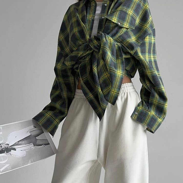 VINTAGE LOOK WITH LAPEL BAGGY PLAID SHIRT