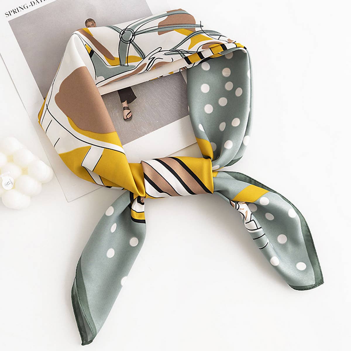 VINTAGE CIRCLE PRINT SQUARE SCARF