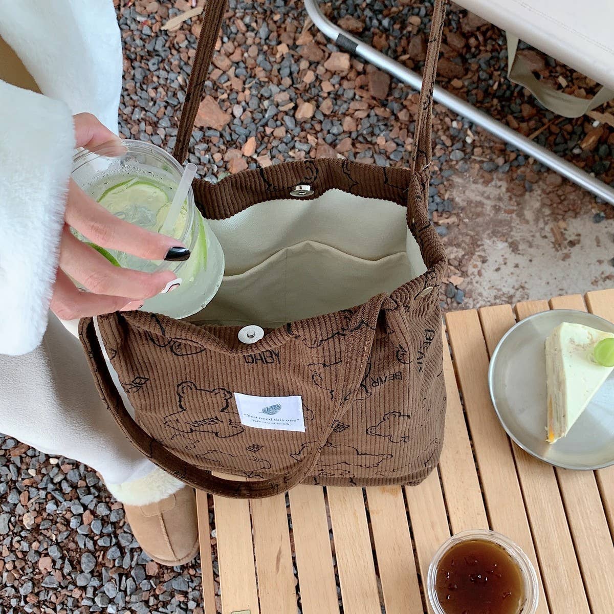 CWAB3899_CORDUROY SNAP-BUTTON LARGE-CAPACITY SHOULDER BAG