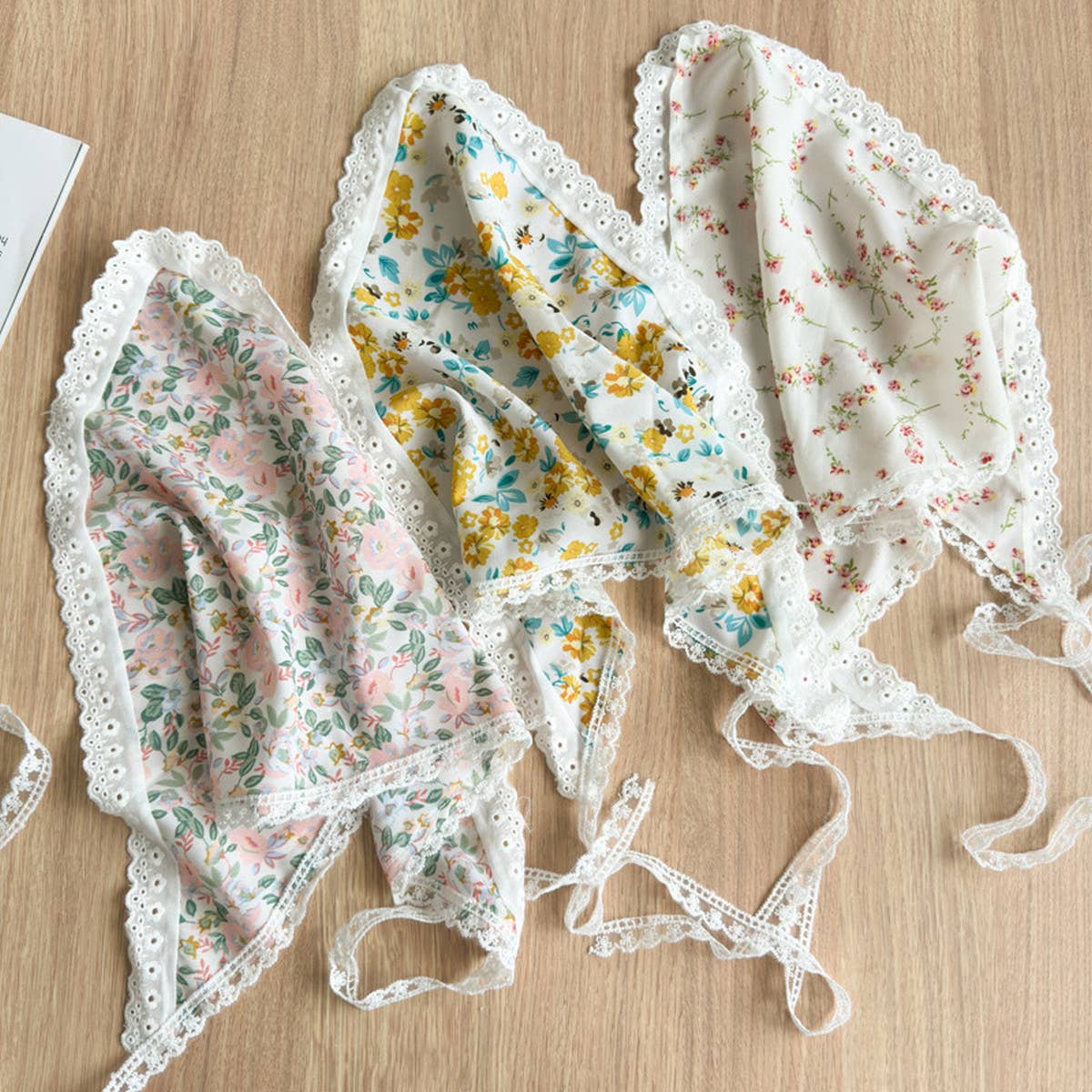 PATTERNED LACE TRIANGLE HEADSCARF_CWAHA1374