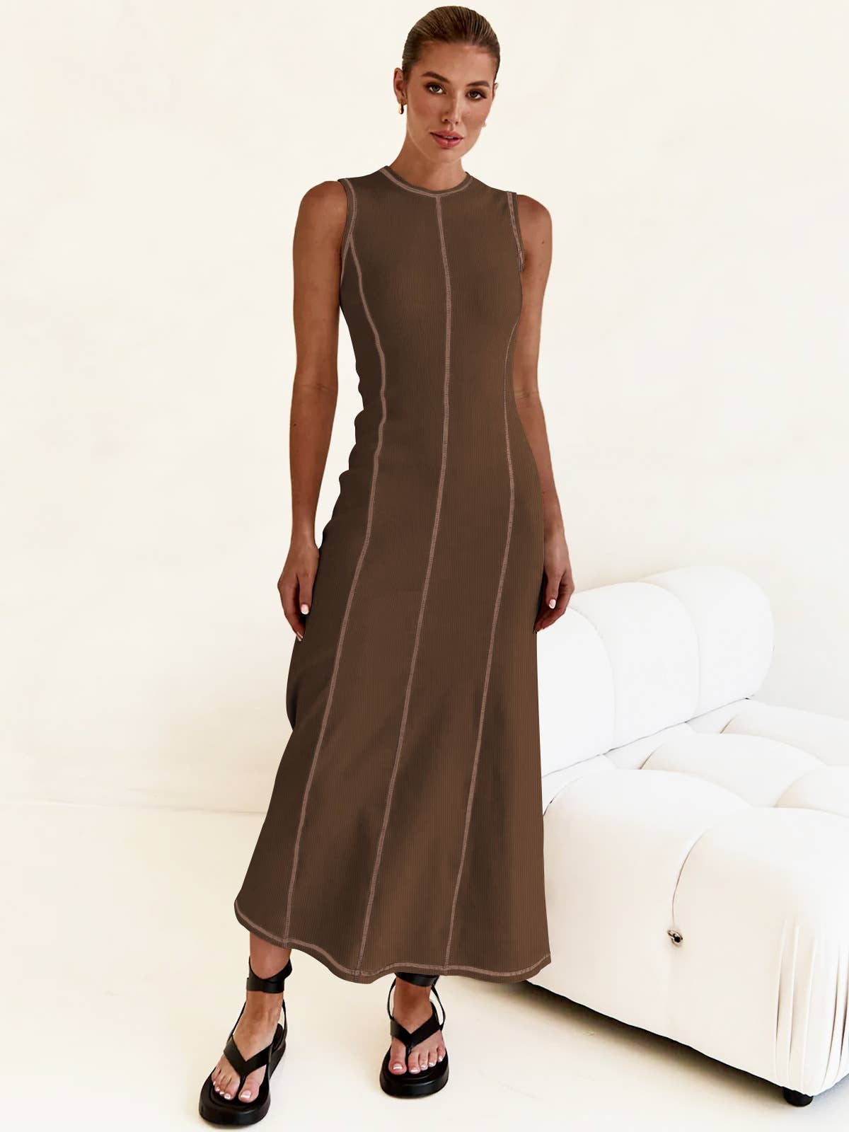 Round-neck sleeveless design long knitted dress