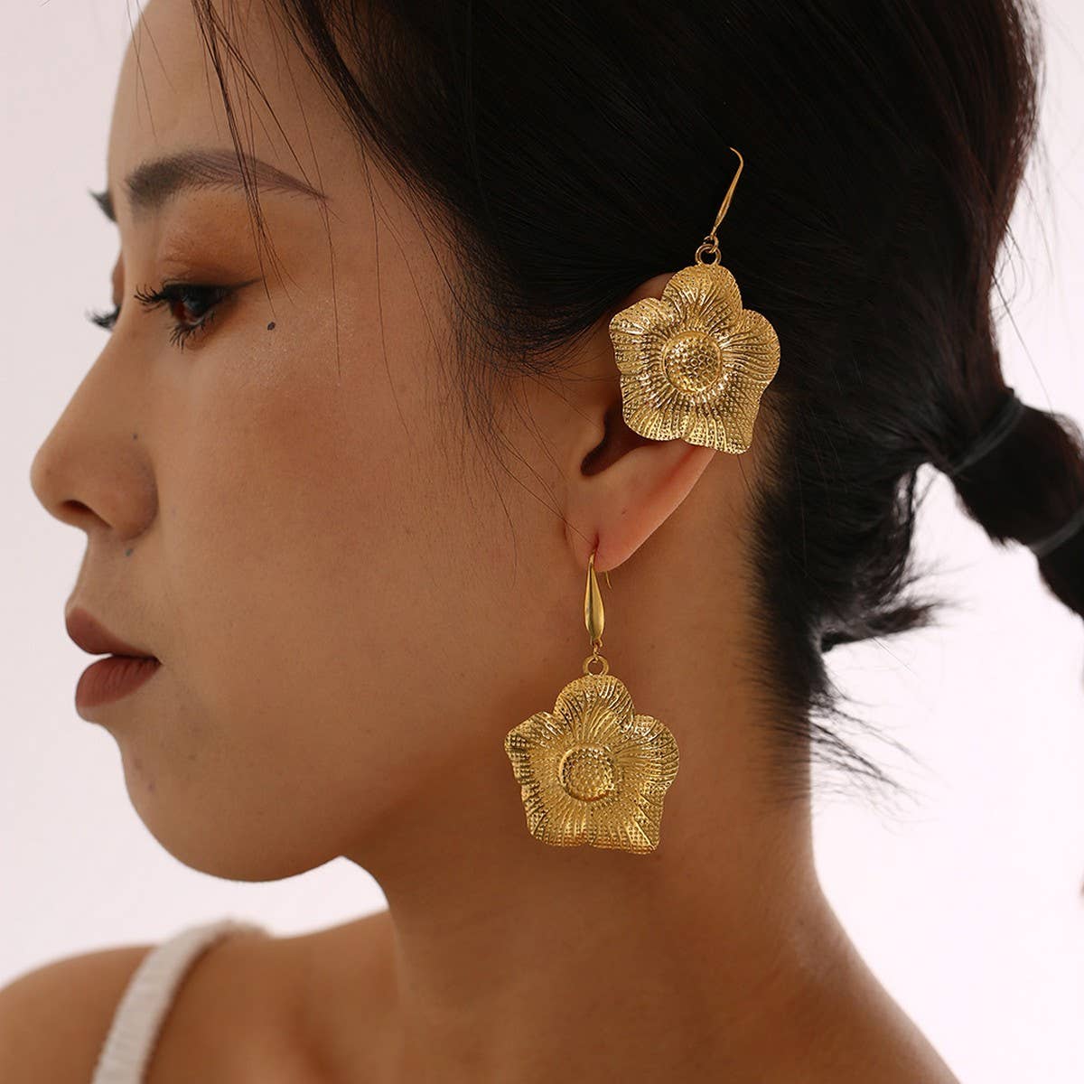 18K Stainless Steel Petal Sunflower Stud Earrings_CWMM8908