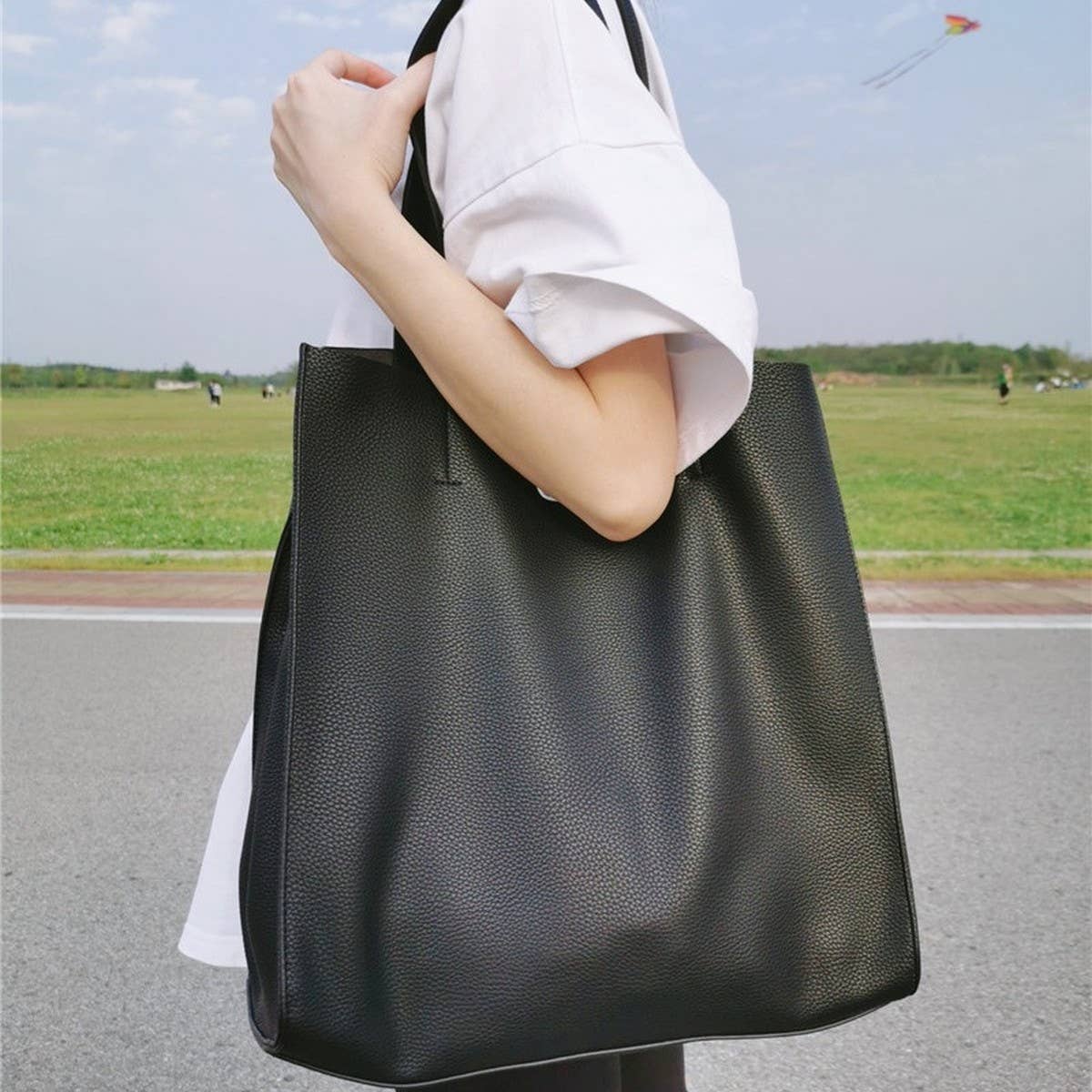 STYLISH AND MINIMALIST LARGE CAPACITY TOTE BAG_CWAB1387
