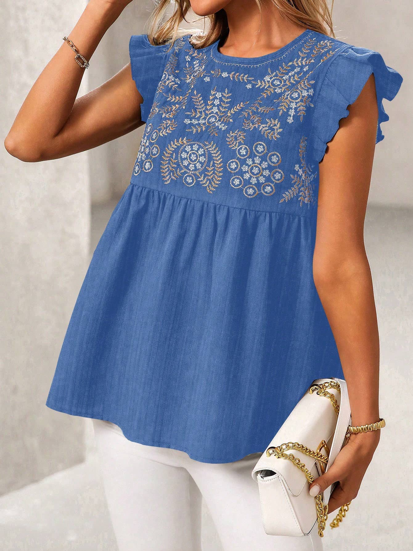 Embroidered fly-sleeved casual short shirt