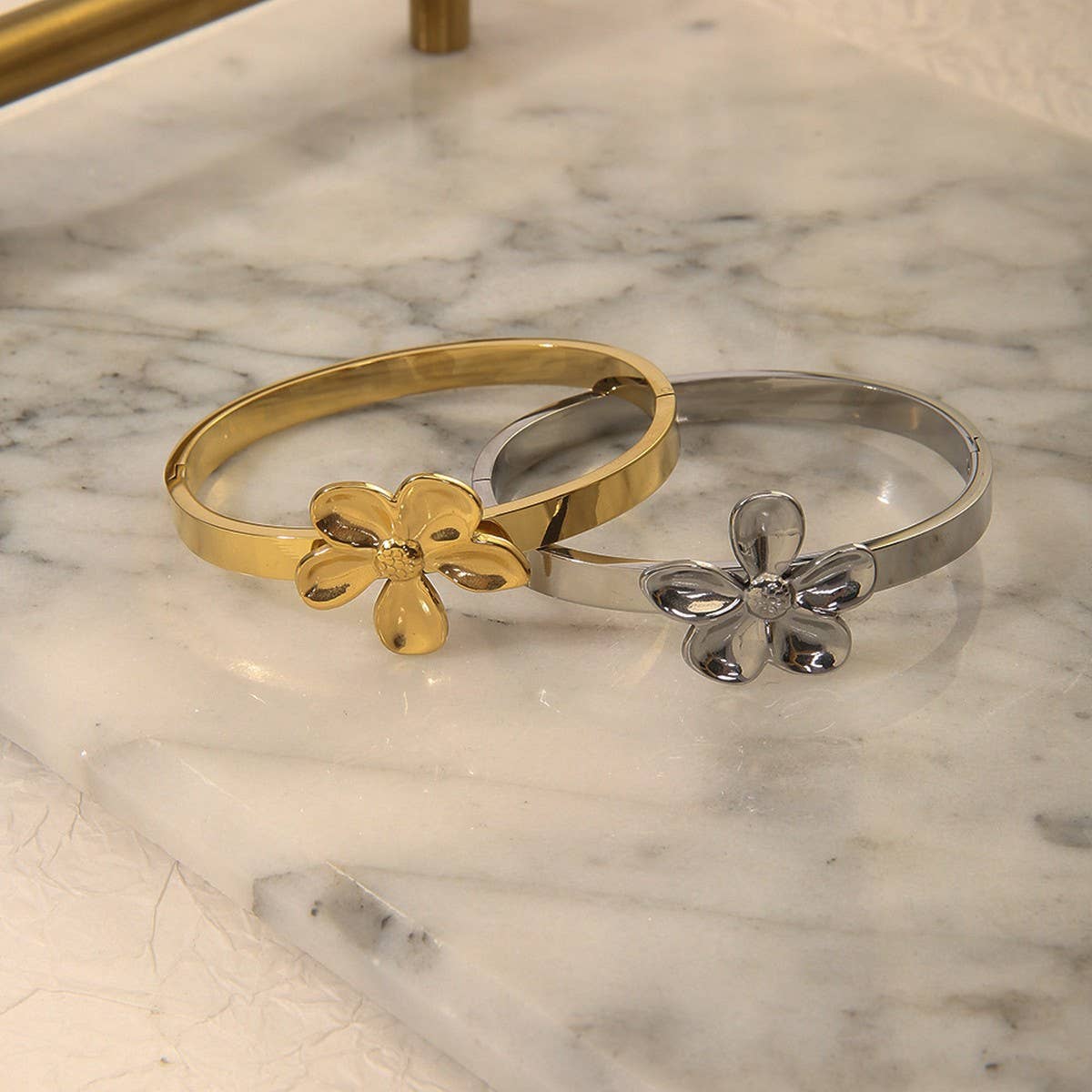 Creative Flower Bracelet in Stainless Titanium