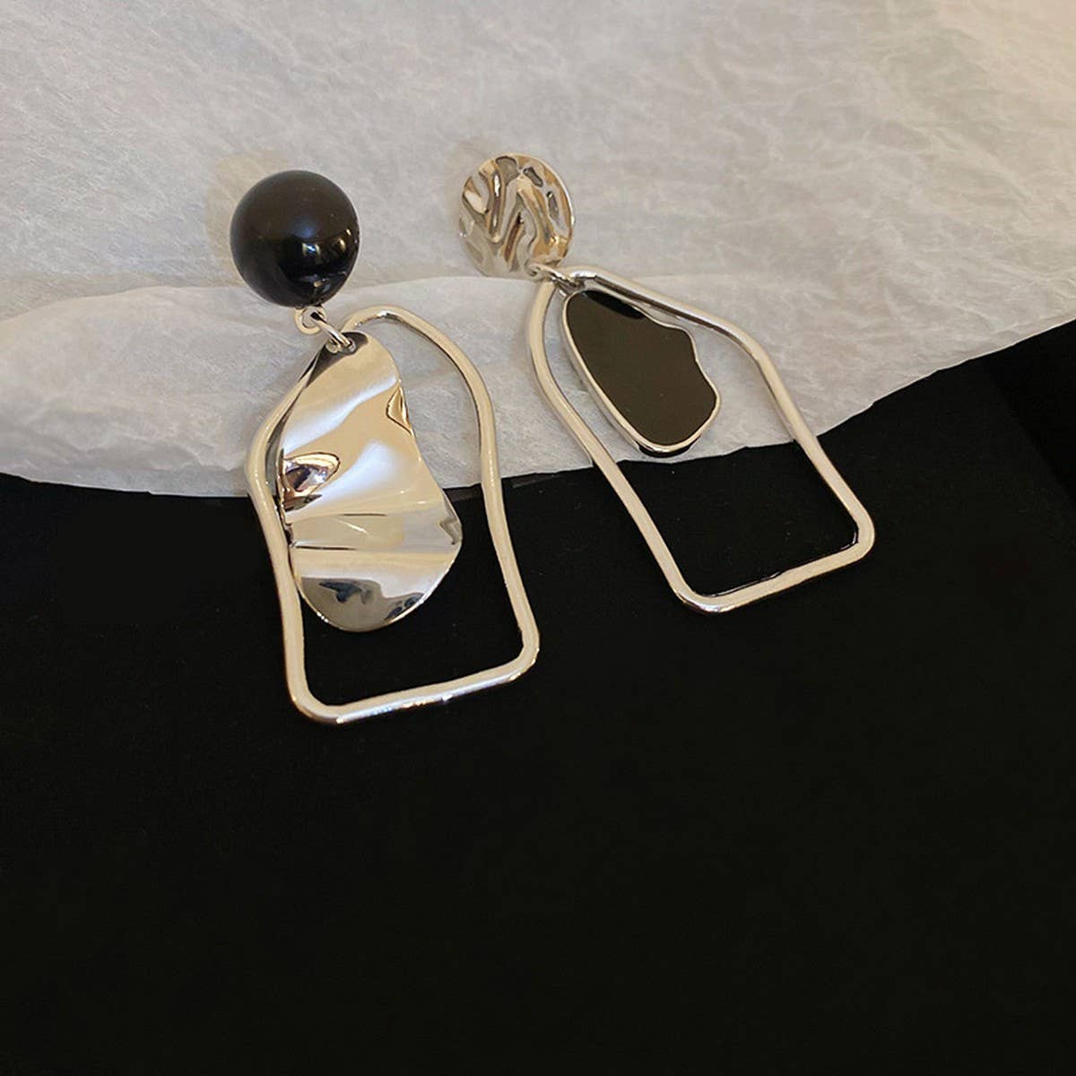 FOLDED GEOMETRIC ASYMMETRIC EARRINGS