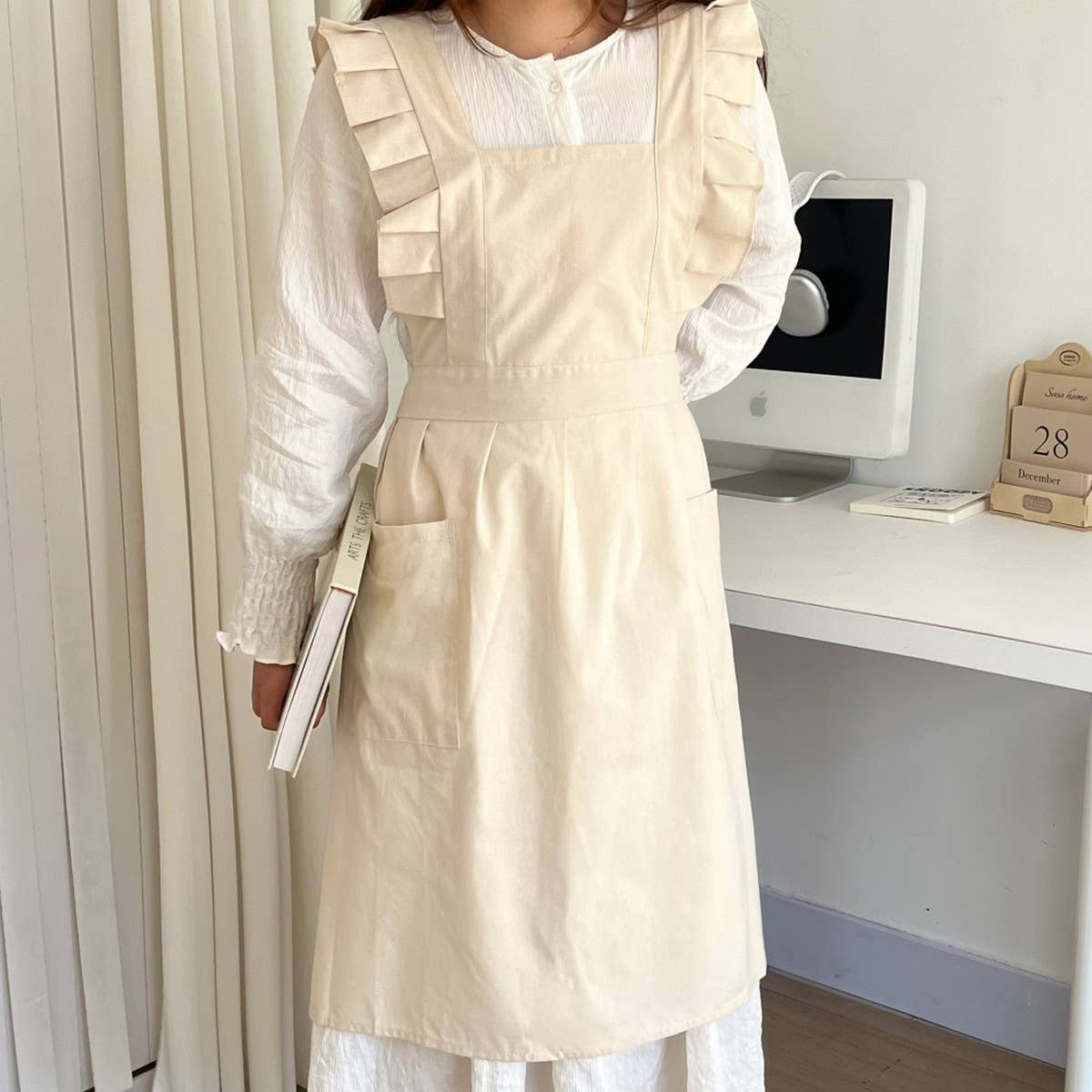 WATERPROOF AND FRESH RUFFLED STRAP CROSS APRON