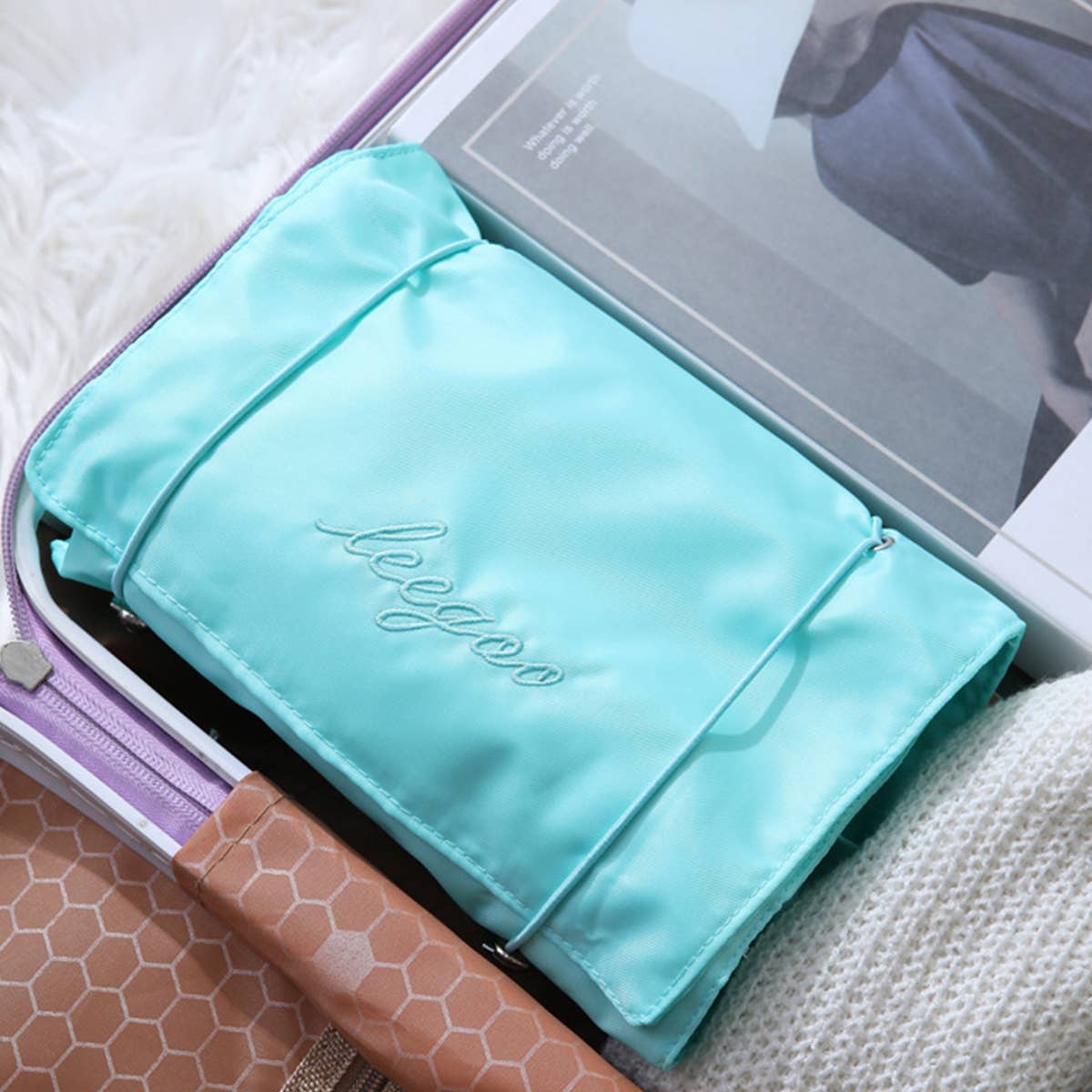 FOLDABLE PORTABLE MAKEUP ORGANIZER FOR TRAVEL_CWAB0551