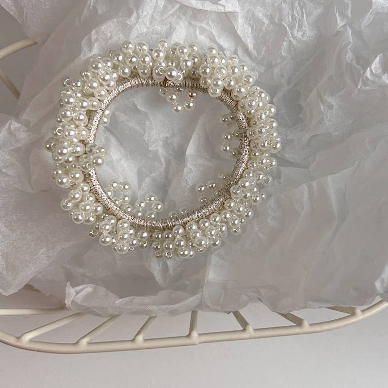 GOLD VERSION PEARLET SCRUNCHIE HAIR TIE_CWAHA0626
