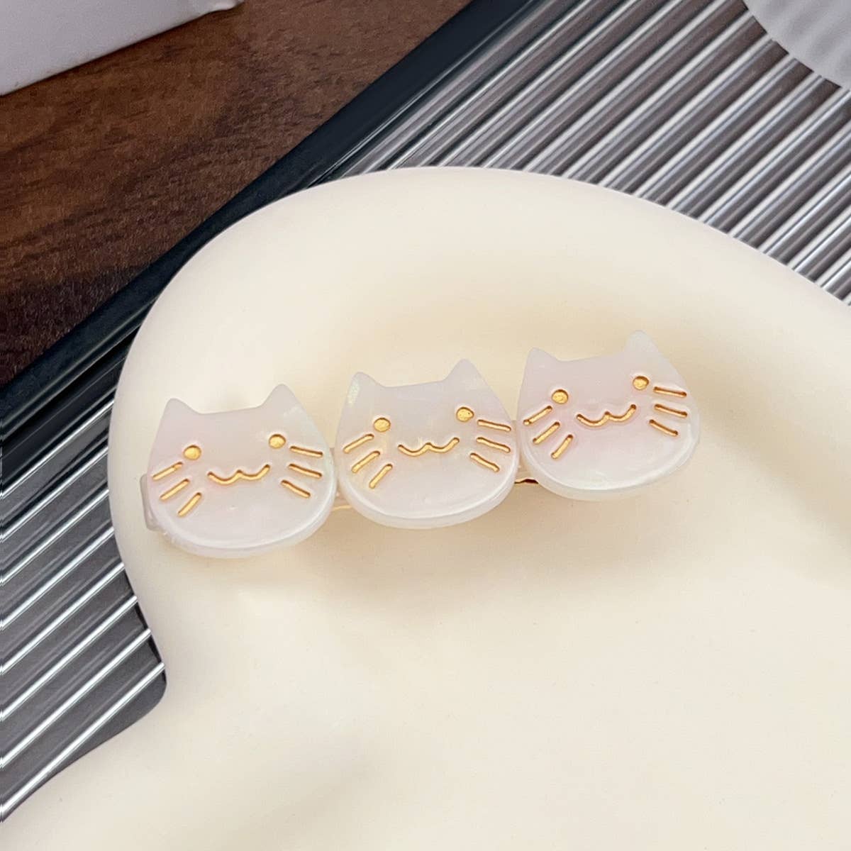 Side clip with sweet and elegant bangs hair clip