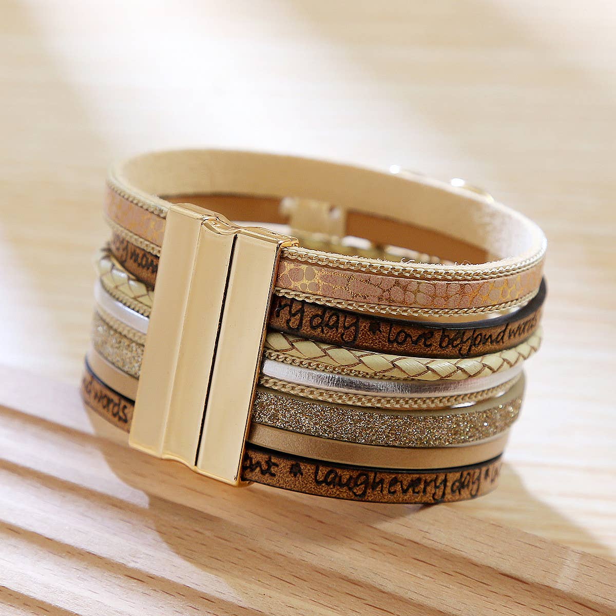 BOHEMIAN MAGNETIC CLASP MULTI-LAYER BRACELET_CWAJE1459