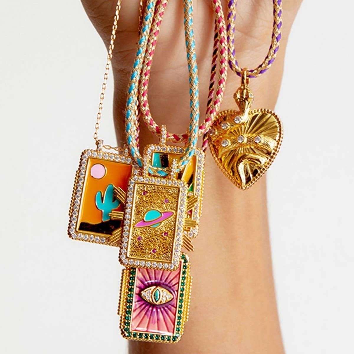 EXQUISITE VINTAGE SNAKE SHAPE ZIRCONIA NECKLACE_CWMM3826