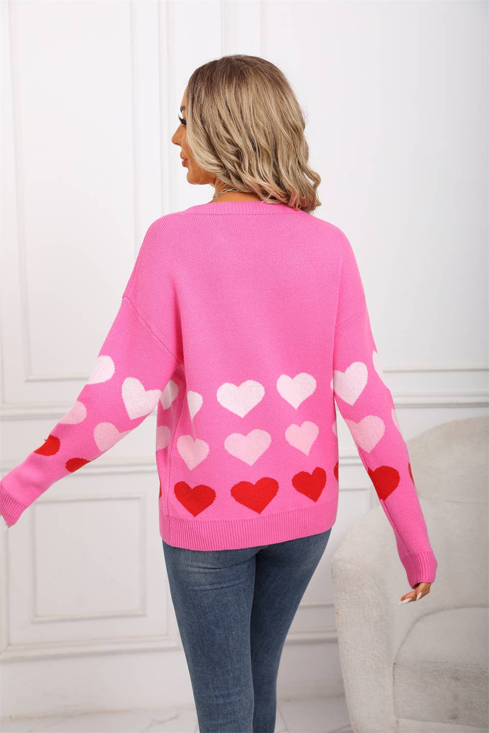 Round-neck knitted gradient heart sweater