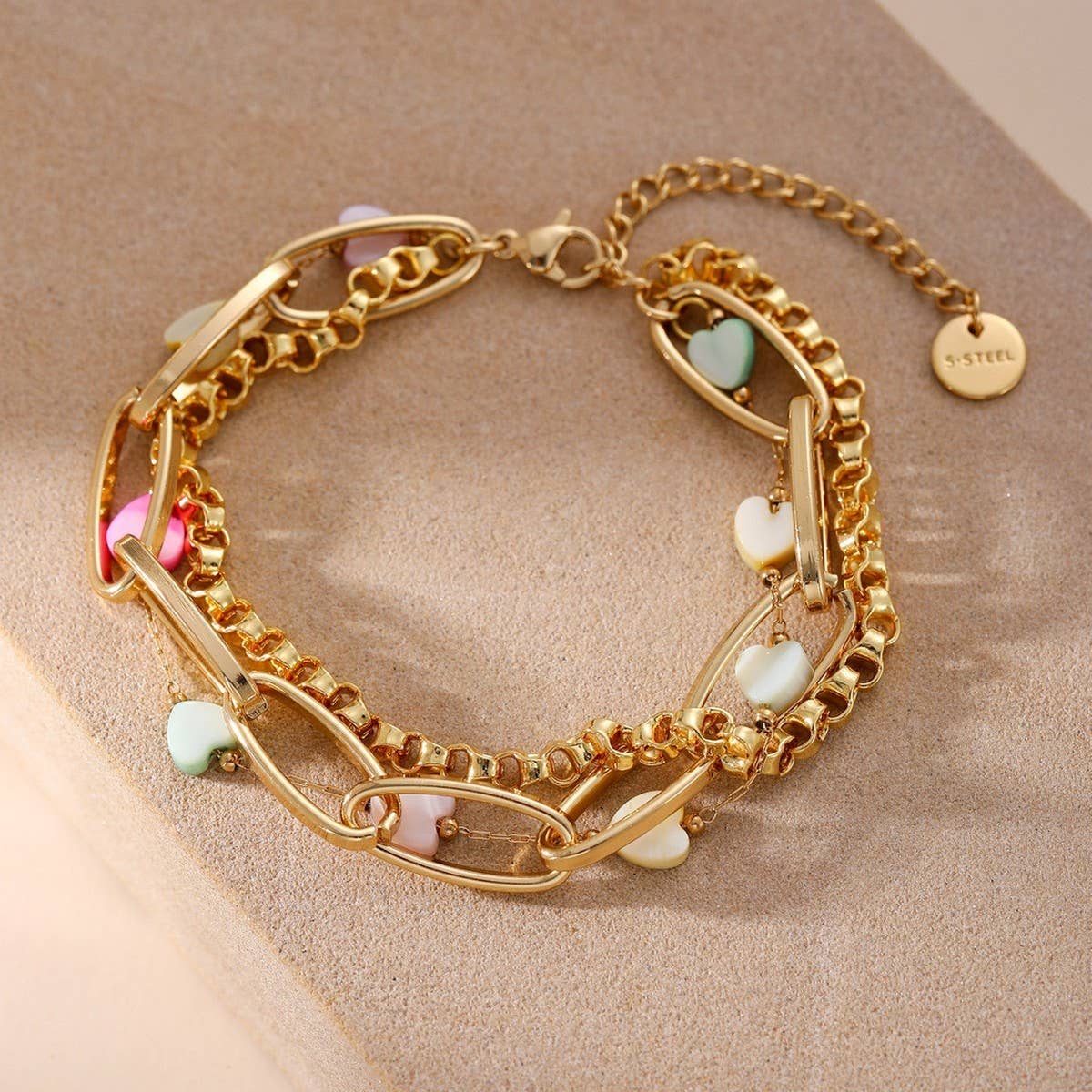 PAPERCLIP CHAIN MULTI-LAYERED HEART SHELL BRACELET_CWMM3734