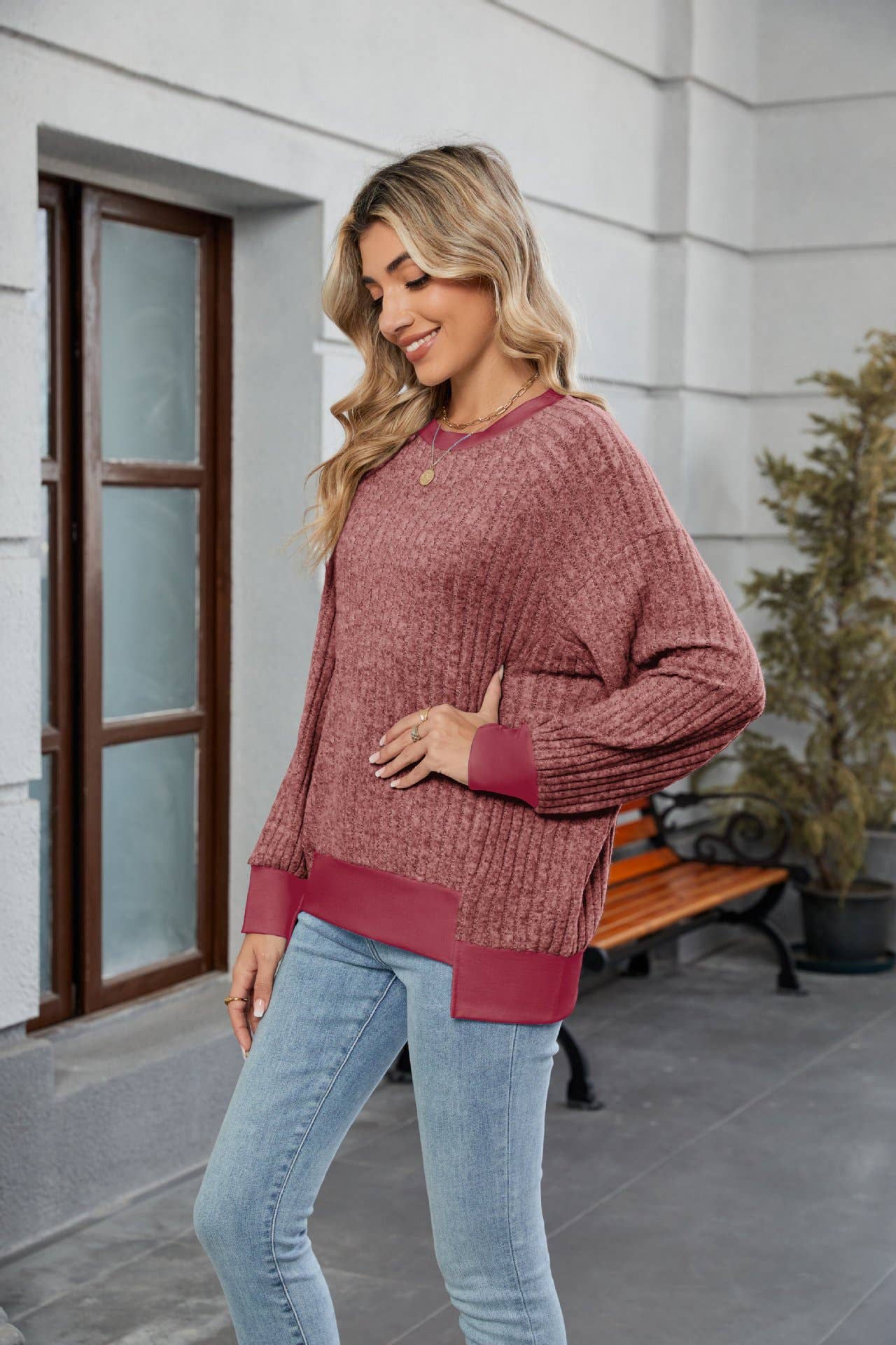 Fashionable color-blocked loose knitted top