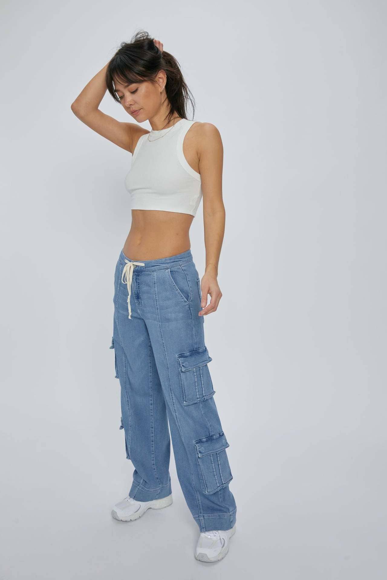 WASHED CARGO MULTI-POCKET WIDE-LEG LACE-UP JEANS