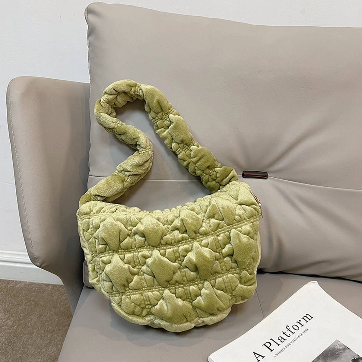 Velvet Fuzzy Puffy Cloud Shoulder Bag_CUAB00482
