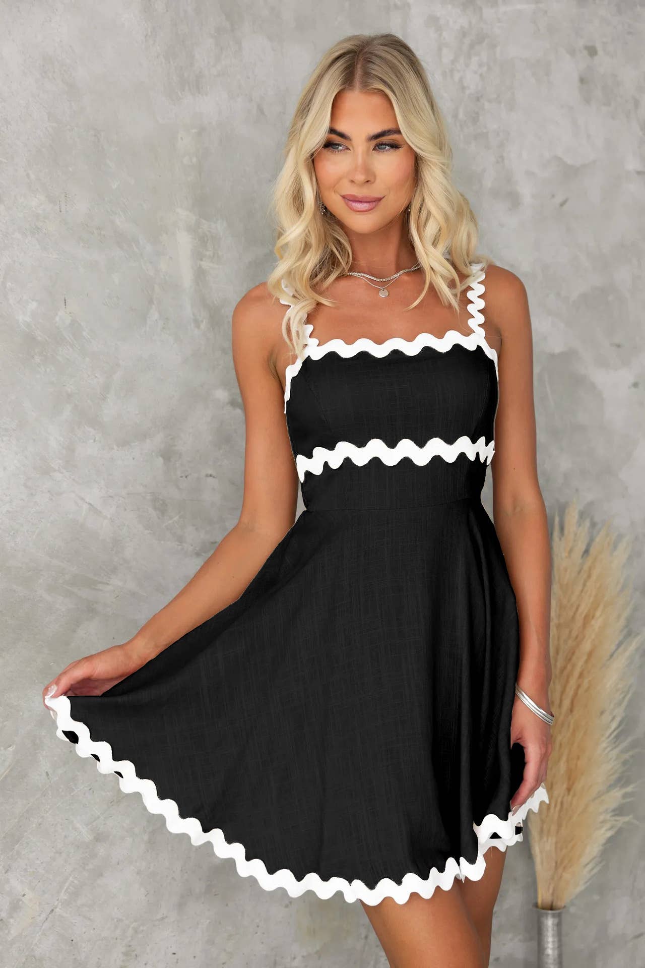 Solid-color sexy halter short dress