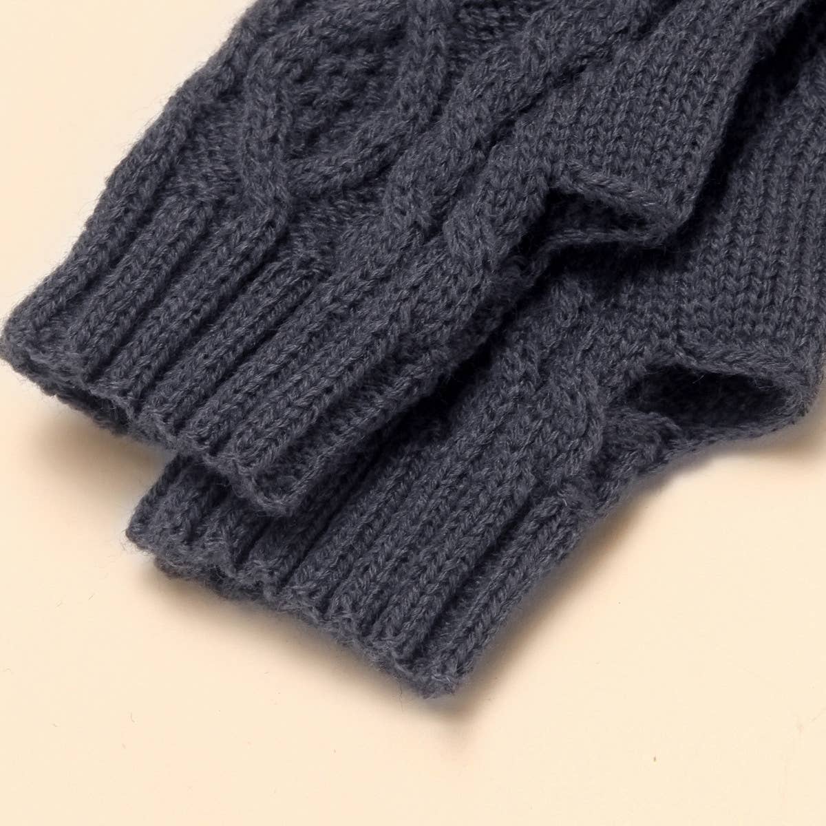 KNITTED DIAMOND-SHAPED FINGER HOLE GLOVES_CWAG0088