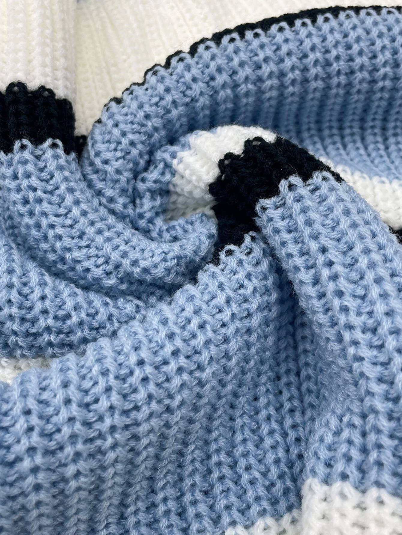 Striped V-neck loose knitted pullover sweater