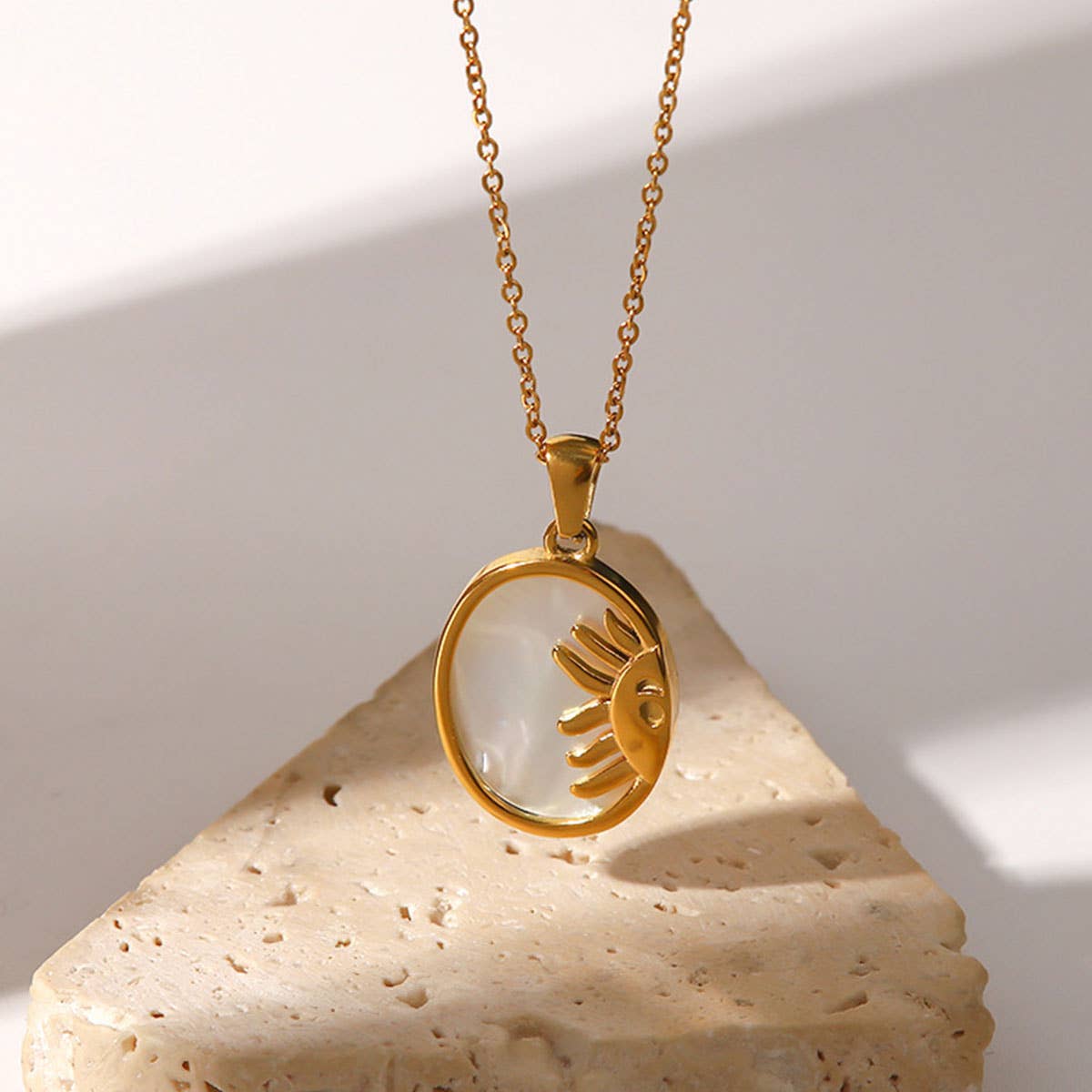 FRENCH FASHION VINTAGE STAINLESS STEEL NECKLACE