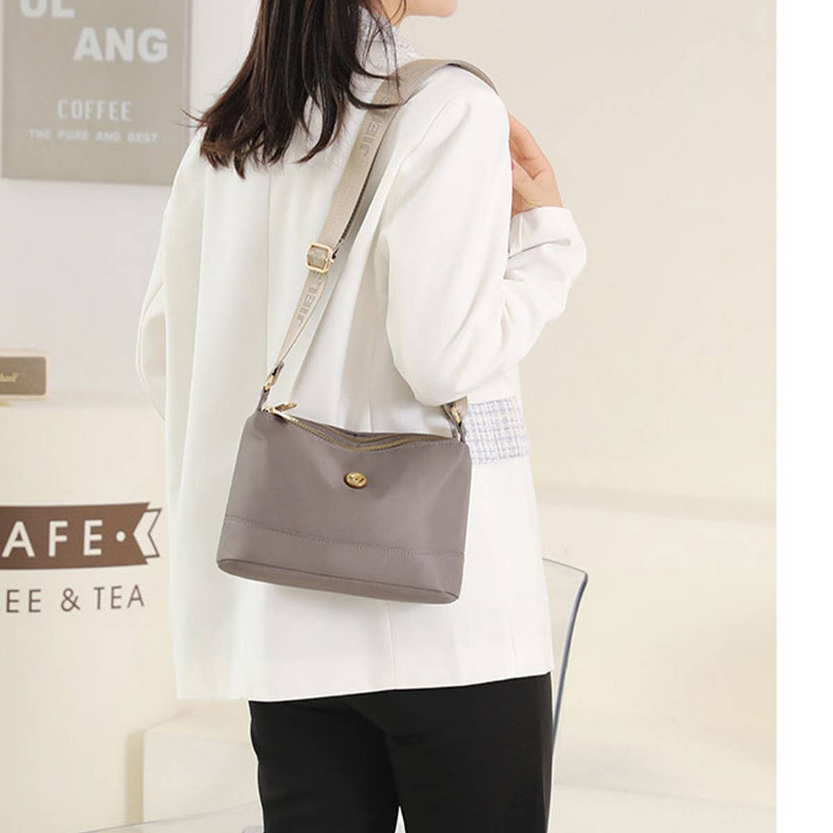 NYLON CLOTH CASUAL SHOULDER MESSENGER BAG_CWAB3532