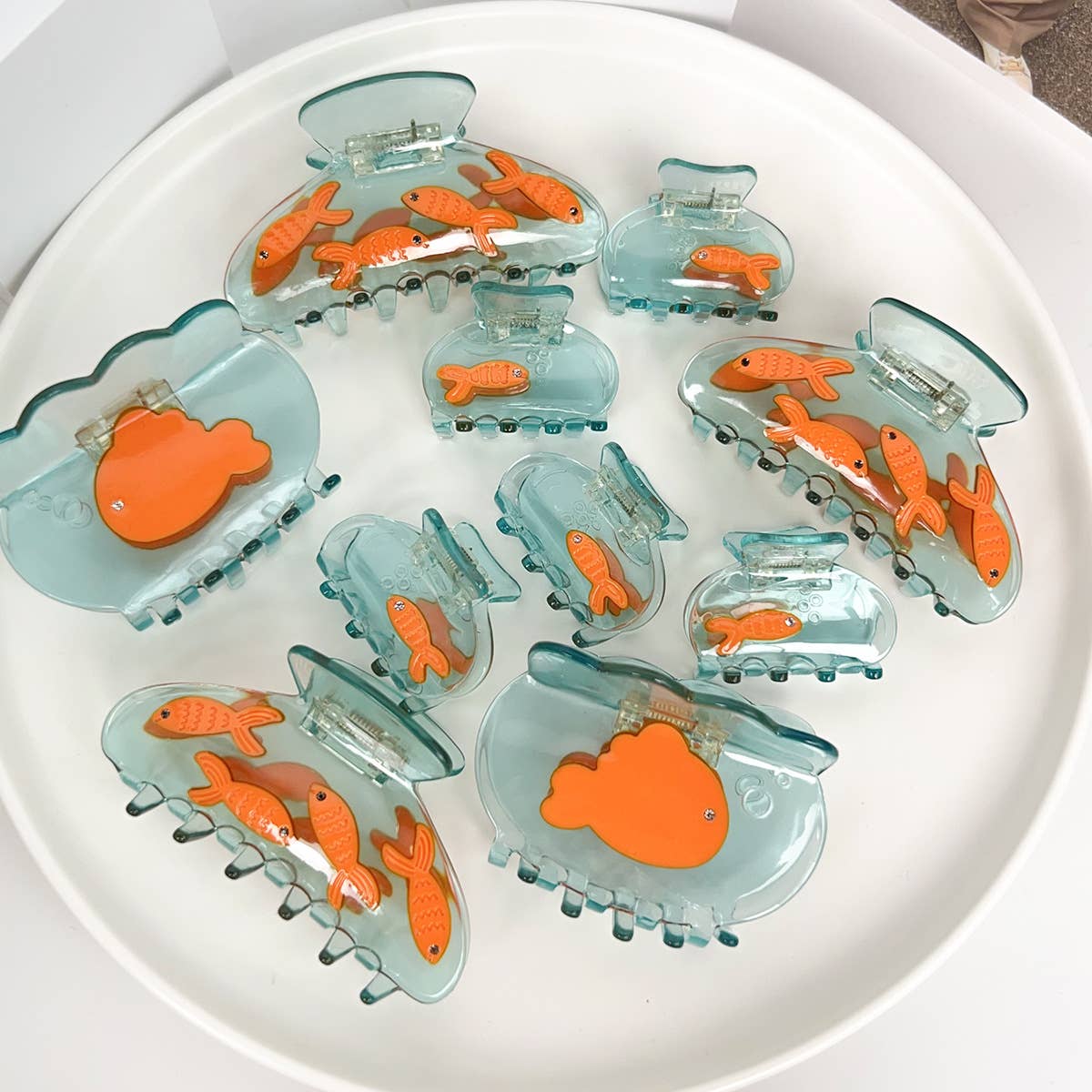 Cute mini acetic acid gripper for goldfish tank