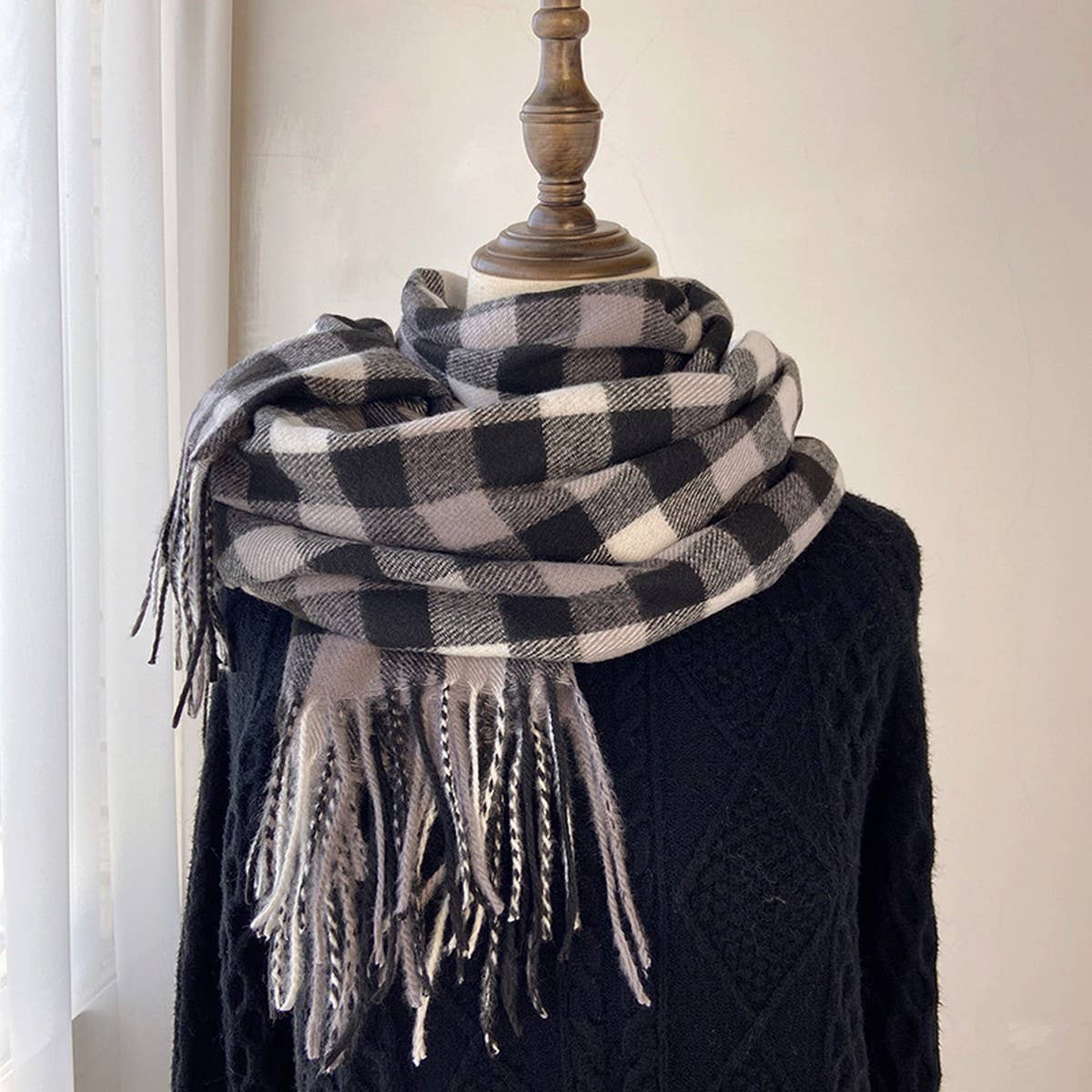 Vintage Wool-Blend Scarf ? Cozy Winter Neck Wrap
