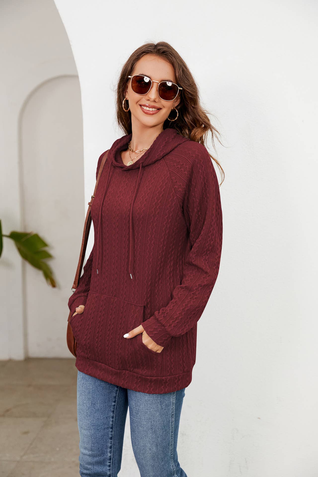 Hooded drawstring pocket pullover hoodie