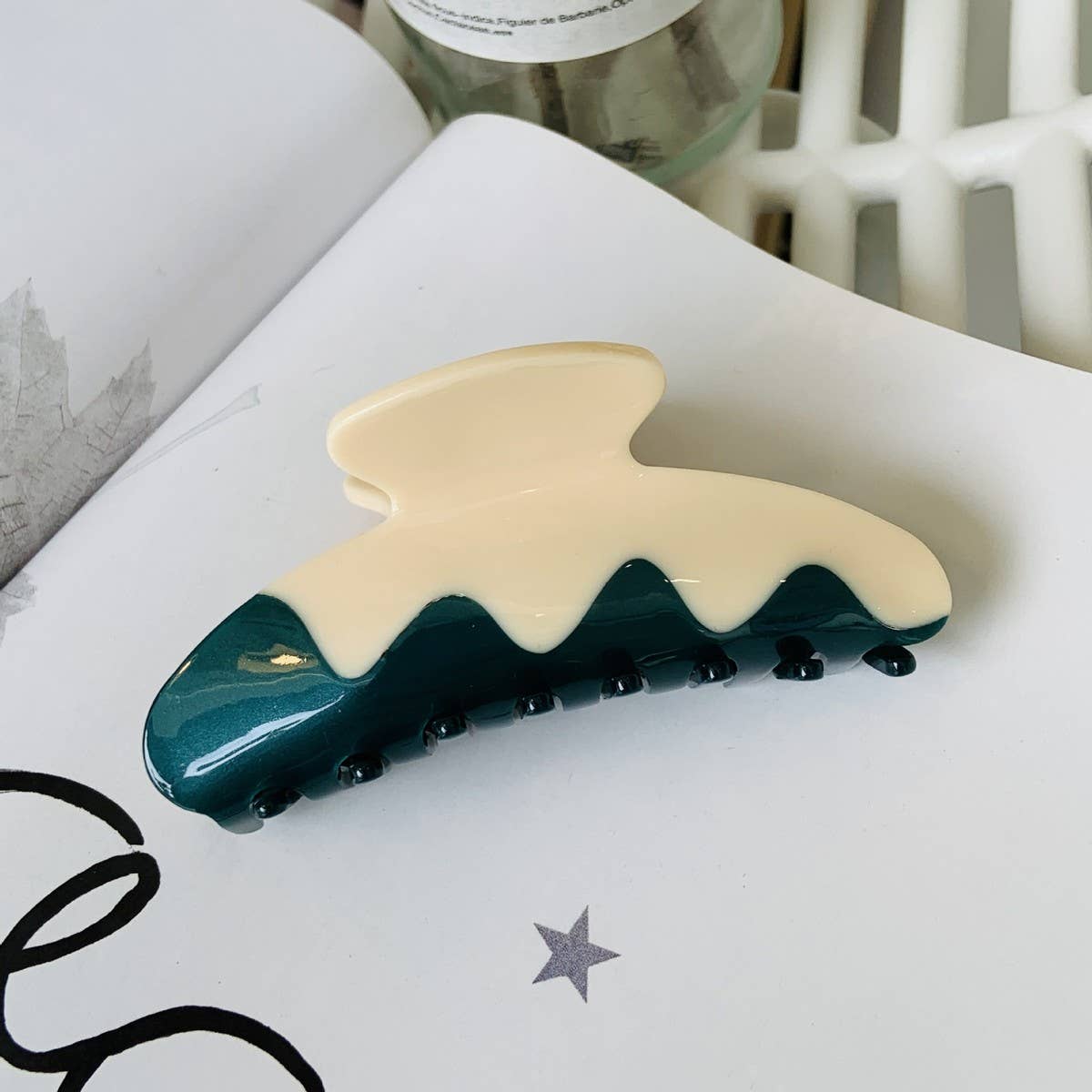 New color matching acrylic wave hairpin, medium