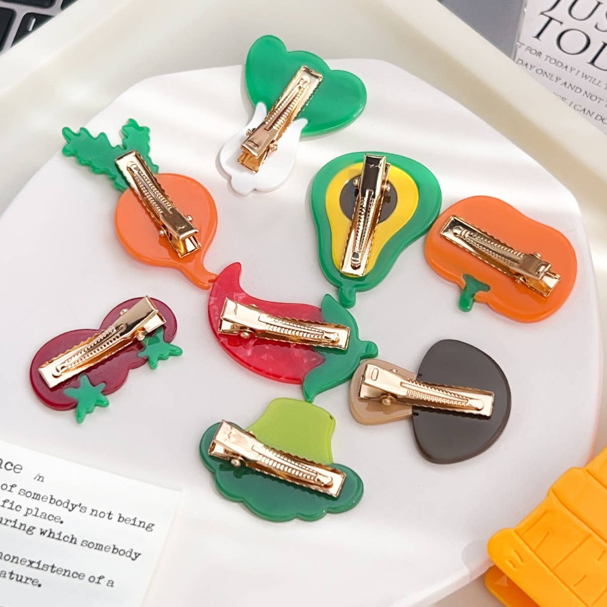 Fruit and vegetable acetic acid hair clips