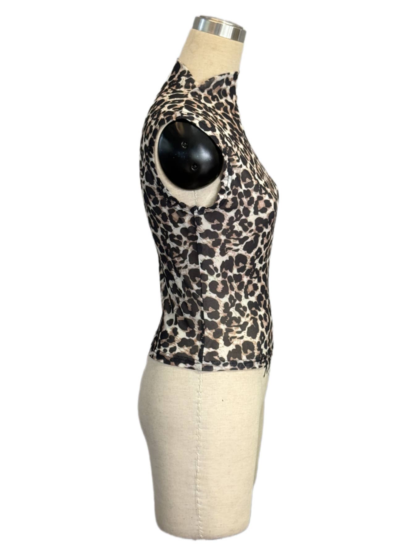 Sleeveless leopard print stand-up collar T-shirt