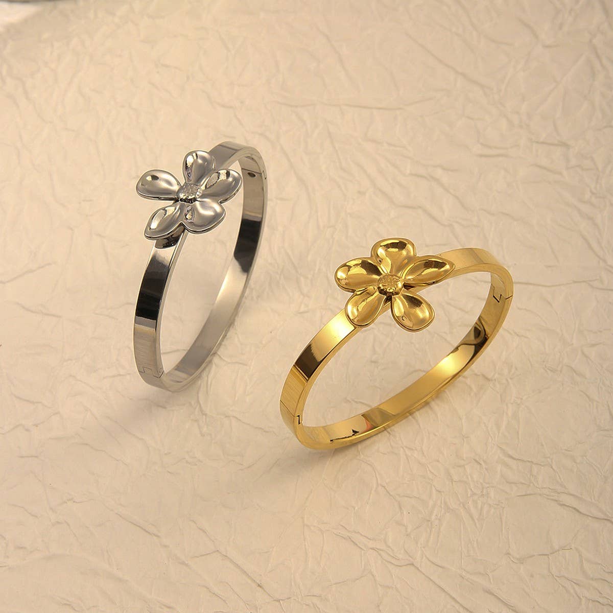 Creative Flower Bracelet in Stainless Titanium